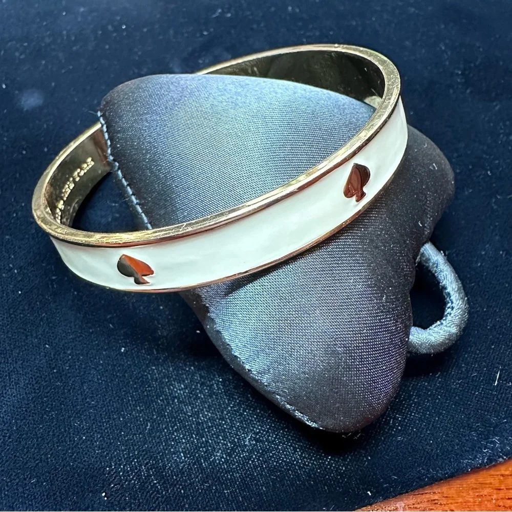 Kate Spade - "Spot the Spade" Bracelet, cream enamel and gold - Picture 6 of 6